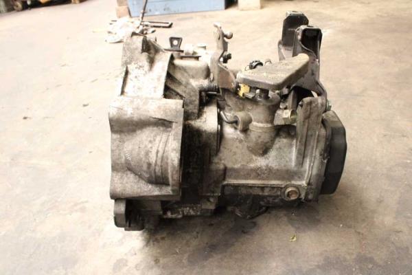 BOITE DE VITESSE VW POLO 9N , AUDI... / SEAT ... / SKODA... 1.4TDI ( 5VITESSES ) CODE EWR - Vue 2